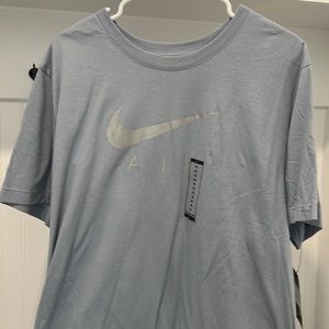 Great T-shirt . Brand new size xl